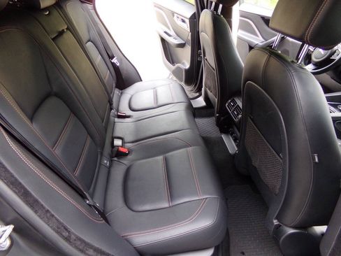 Used 2019 Jaguar F-PACE Prestige AWD/4WD image 24