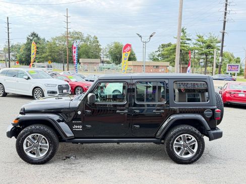 Used 2019 Jeep Wrangler Unlimited Sahara w/ Dual Top Group AWD/4WD image 7