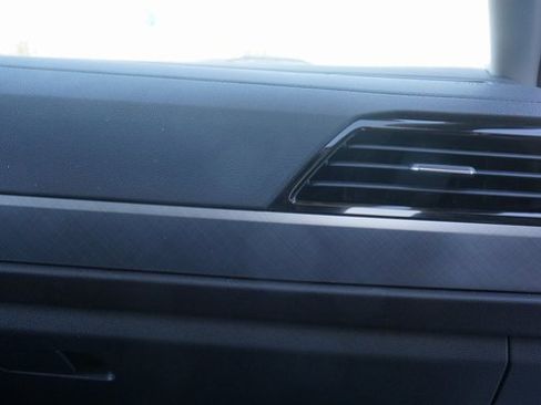 Certified 2023 Volkswagen Jetta SE w/ Panoramic Sunroof Package image 54