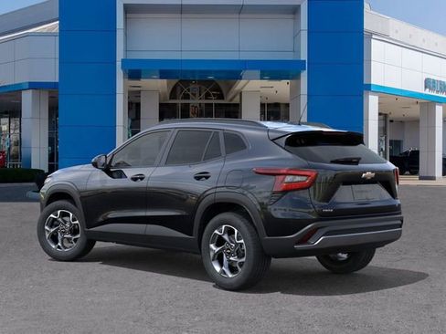 New 2026 Chevrolet Trax LT w/ LT Convenience Package image 3