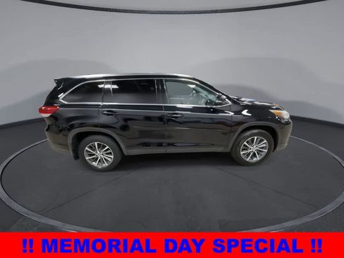 Used 2019 Toyota Highlander XLE w/ Protection Package #3 AWD/4WD image 9
