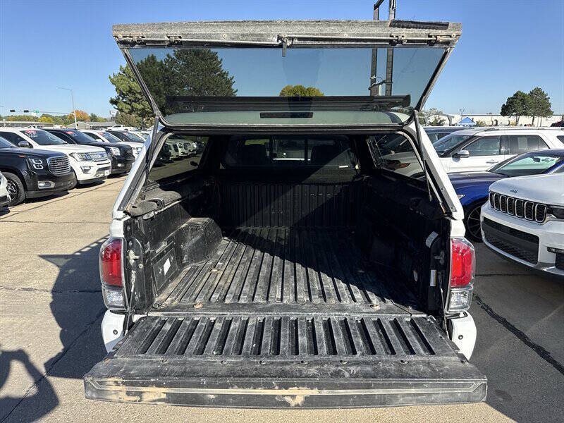 Used 2016 Toyota Tacoma TRD Sport AWD/4WD image 21
