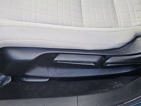 Certified 2023 Honda HR-V LX image 17