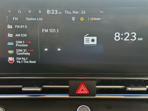 Used 2025 Hyundai Elantra SEL image 21