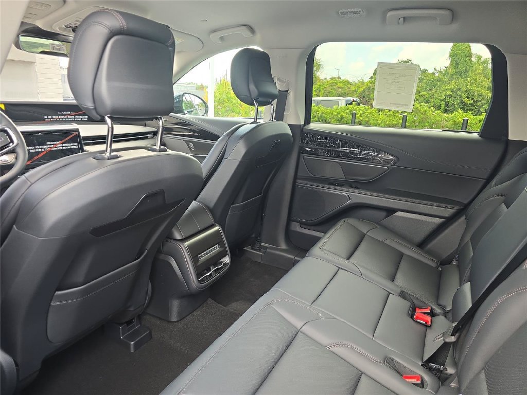New 2026 Lincoln Nautilus Premier AWD/4WD image 11
