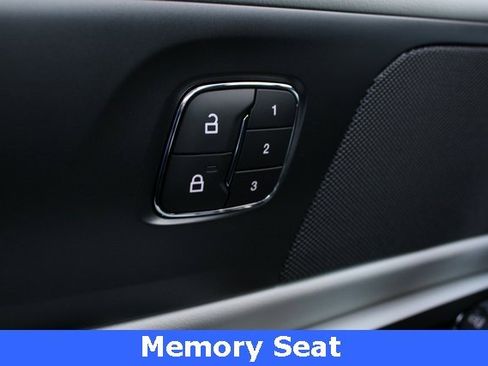 New 2026 Lincoln Nautilus Premier image 25