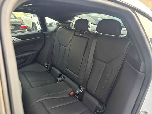 Used 2023 BMW i4 eDrive40 image 19