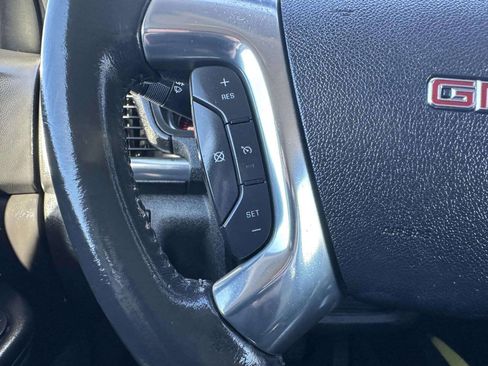 Used 2013 GMC Acadia SLE image 24