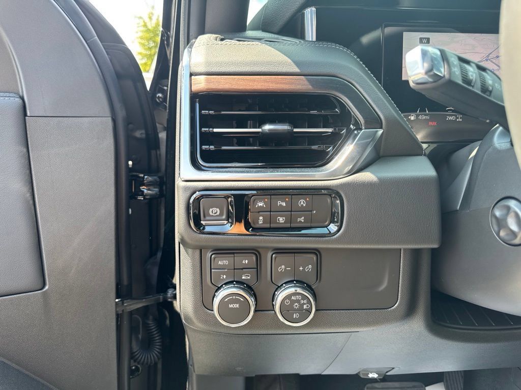 New 2026 GMC Yukon Denali w/ Sun & Power Step Package AWD/4WD image 14