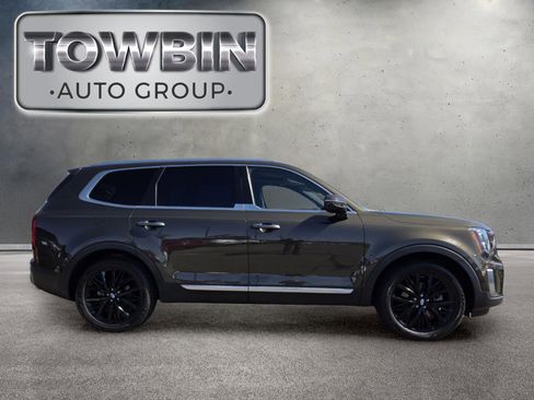 Used 2020 Kia Telluride SX w/ SX Prestige Package AWD/4WD image 3