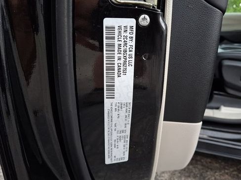 Used 2023 Chrysler Pacifica Touring-L FWD image 26