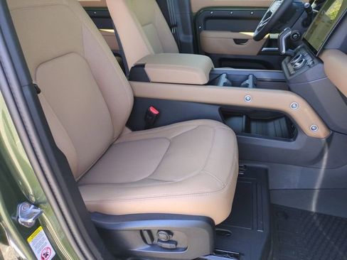 New 2026 Land Rover Defender 110 X-Dynamic SE AWD/4WD image 18