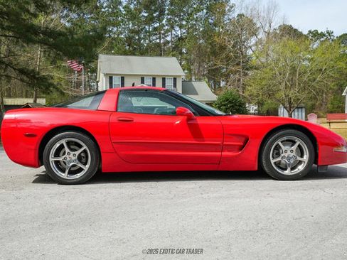 Used 2002 Chevrolet Corvette Coupe w/ Preferred Equipment Group2 RWD image 9