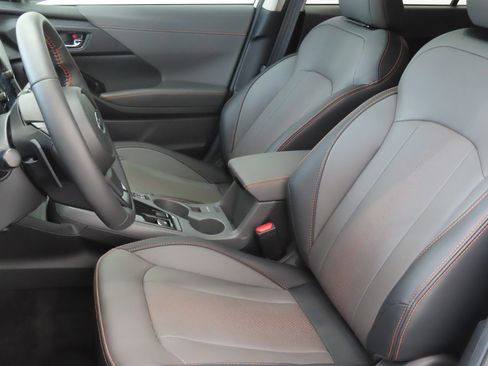 Used 2025 Subaru Crosstrek 2.5i Limited w/ Crosstrek Mirror Package AWD/4WD image 11
