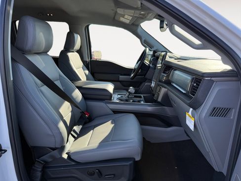 New 2025 Ford F150 Lightning Flash image 19