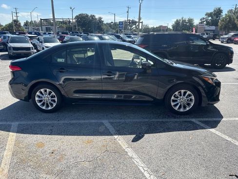 Used 2021 Toyota Corolla LE w/ LE Convenience Package FWD image 4
