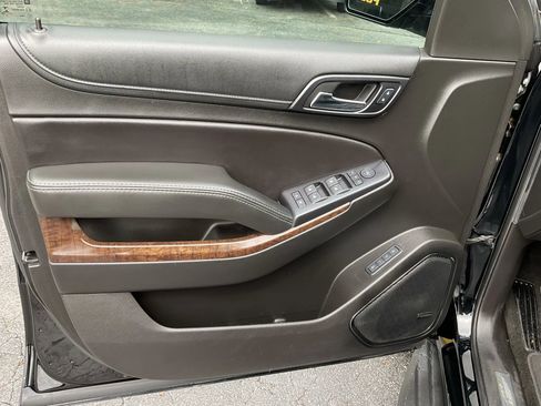 Used 2018 Chevrolet Suburban LT AWD/4WD image 12
