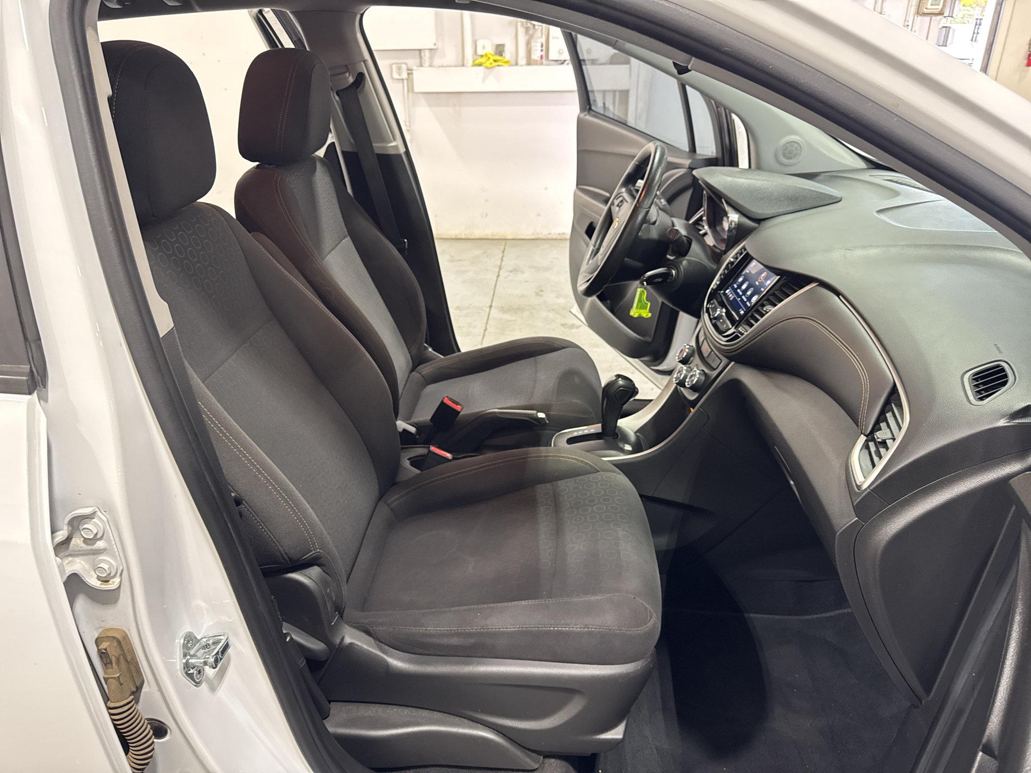 Certified 2020 Chevrolet Trax LS w/ Tint and Cruise Package FWD image 31