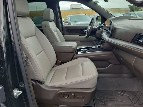 Used 2025 Chevrolet Tahoe Z71 AWD/4WD image 19
