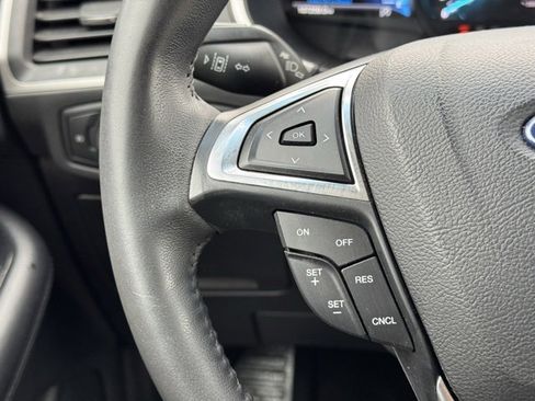 Used 2020 Ford Edge SEL image 24