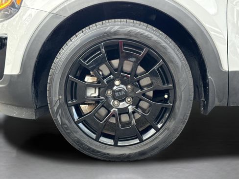 Certified 2021 Kia Telluride SX w/ Nightfall Edition Package AWD/4WD image 33