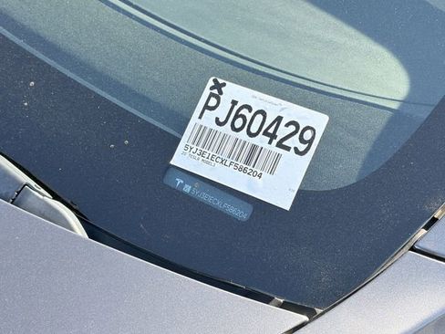 Used 2020 Tesla Model 3 Performance image 32