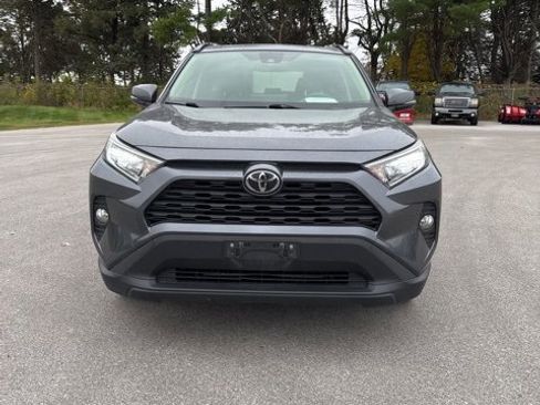 Used 2019 Toyota RAV4 XLE image 3