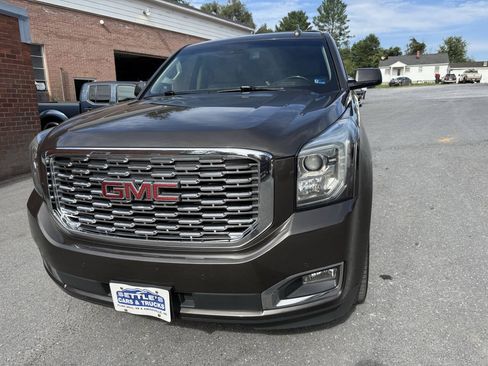 Used 2019 GMC Yukon Denali w/ Denali Ultimate Package AWD/4WD image 19