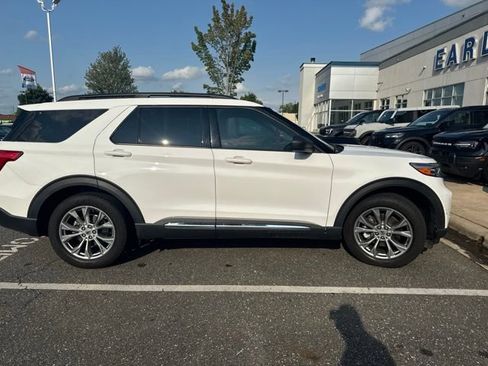 Used 2021 Ford Explorer XLT w/ Equipment Group 202A RWD image 5