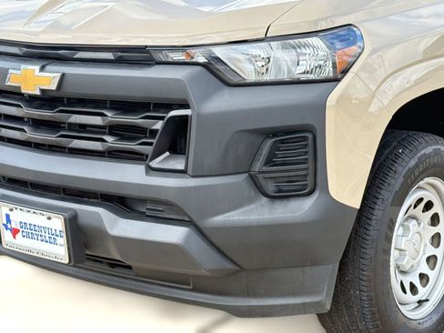 Used 2023 Chevrolet Colorado W/T image 11