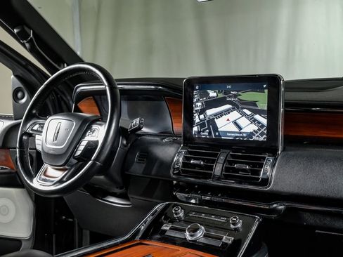 Used 2021 Lincoln Navigator L Reserve w/ Luxury Package image 22