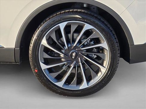 New 2026 Lincoln Aviator Reserve image 9