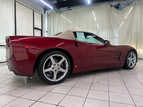 Used 2007 Chevrolet Corvette Convertible w/ Preferred Equipment Group RWD image 3