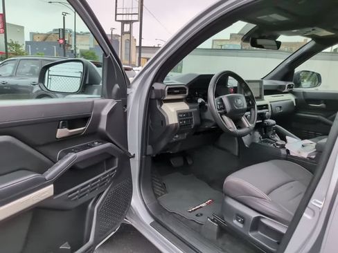 Used 2024 Toyota Tacoma TRD Off-Road AWD/4WD image 10