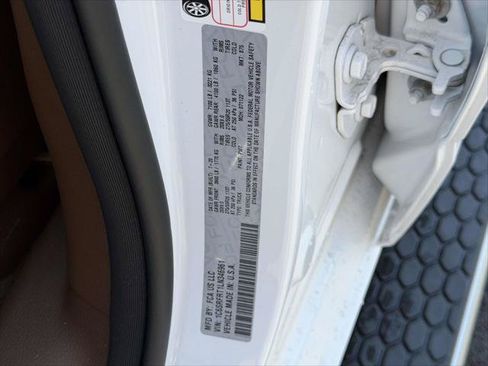 Used 2020 RAM 1500 Laramie AWD/4WD image 21