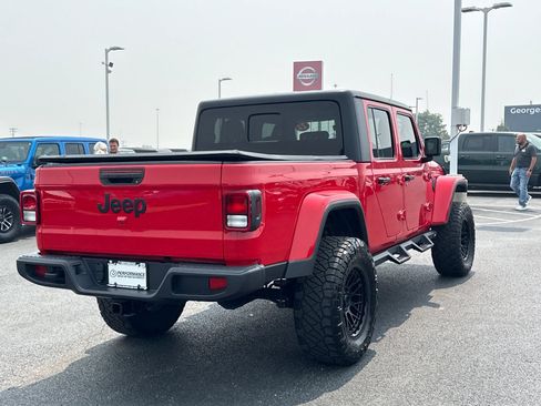 Used 2022 Jeep Gladiator Sport AWD/4WD image 3