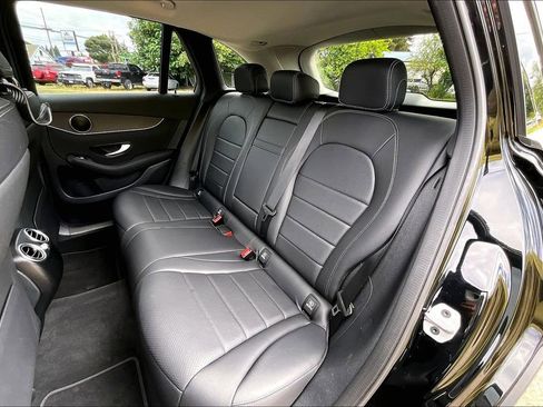 Used 2022 Mercedes-Benz GLC 300 4MATIC image 21