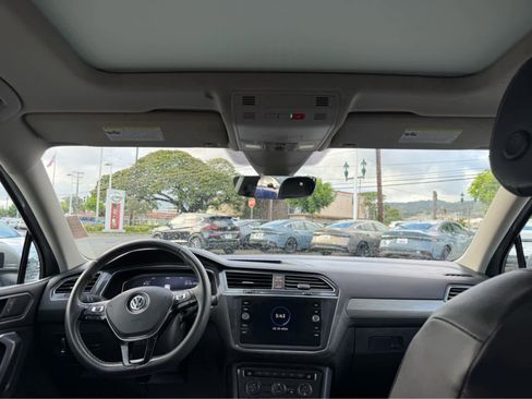 Used 2021 Volkswagen Tiguan SEL FWD image 11