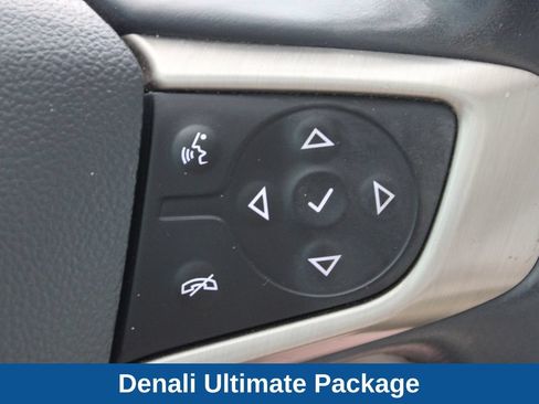 Used 2021 GMC Acadia Denali w/ Denali Ultimate Package AWD/4WD image 23