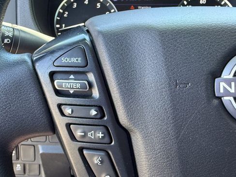 Used 2023 Nissan Frontier SV w/ Technology Package RWD image 16