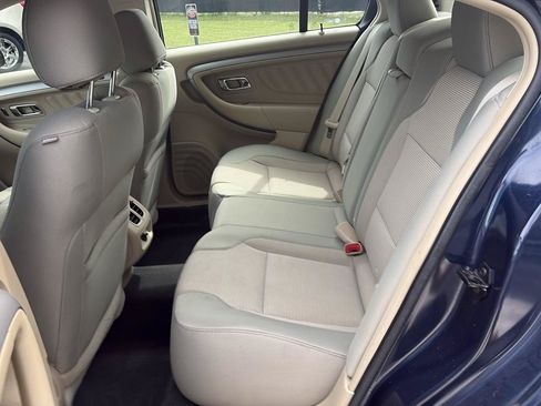 Used 2017 Ford Taurus SEL FWD image 15
