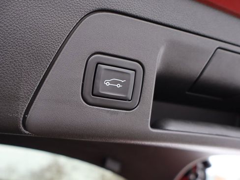 Used 2023 Buick Envision Avenir image 39