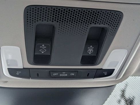 Certified 2025 Honda Pilot Touring image 34