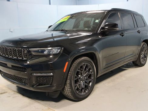 Used 2023 Jeep Grand Cherokee L Summit w/ Advanced Protech Group IV AWD/4WD image 35