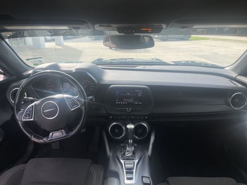 Used 2021 Chevrolet Camaro LT image 9