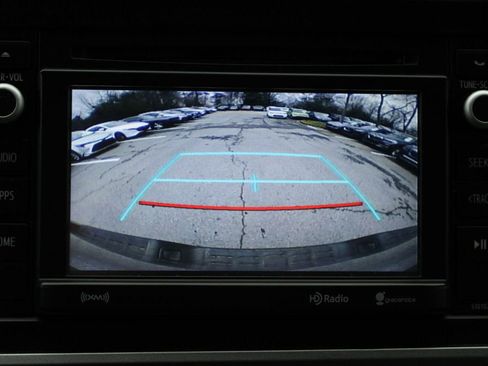 Used 2017 Toyota Tacoma SR5 image 12