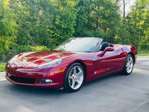 Used 2006 Chevrolet Corvette Convertible w/ Preferred Equipment Group RWD image 10