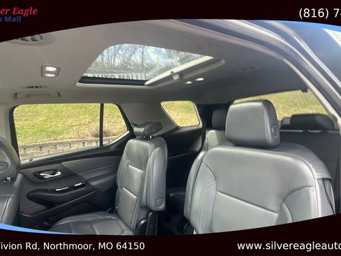 Used 2018 Chevrolet Traverse LT image 13
