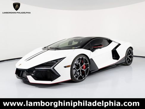 Used 2024 Lamborghini Revuelto image 1