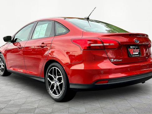Used 2018 Ford Focus SEL FWD image 4